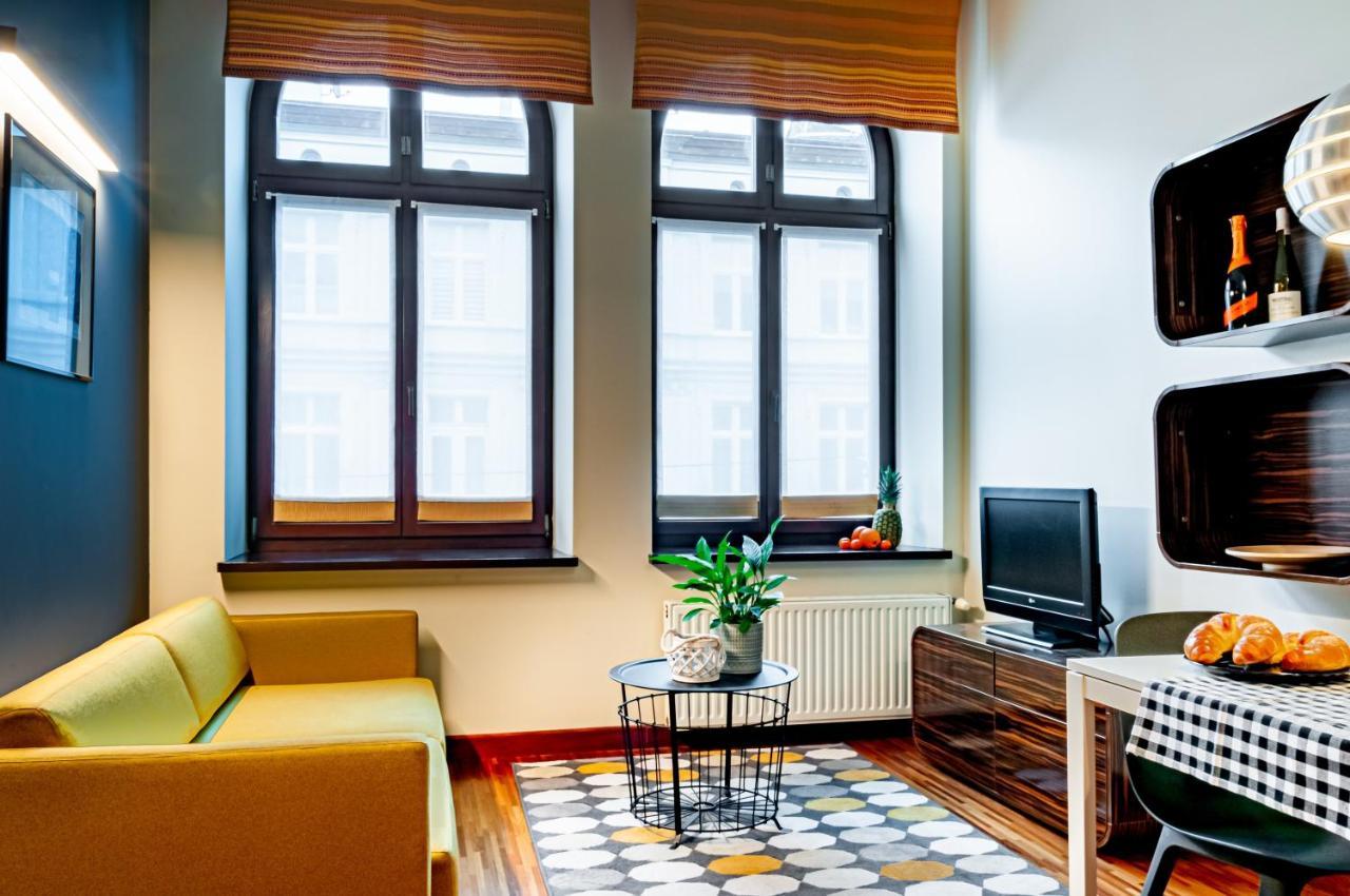 Home & Travel Lodz  Exterior photo