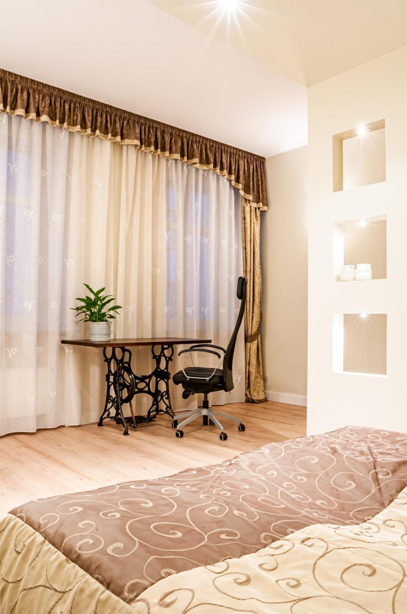 Home & Travel Lodz  Room photo