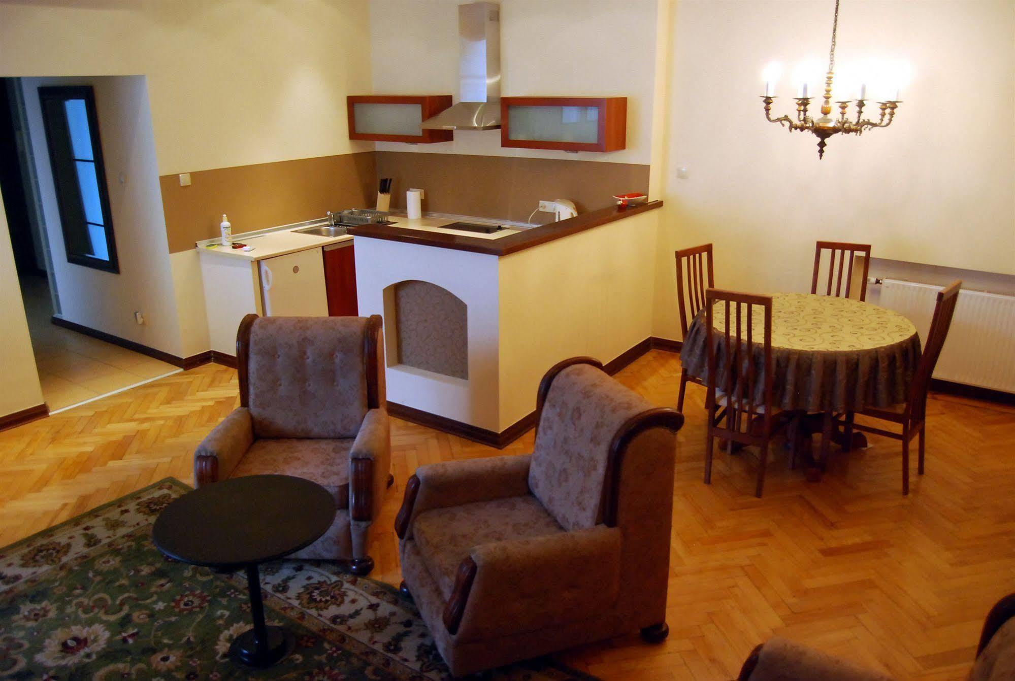 Home & Travel Lodz  Exterior photo